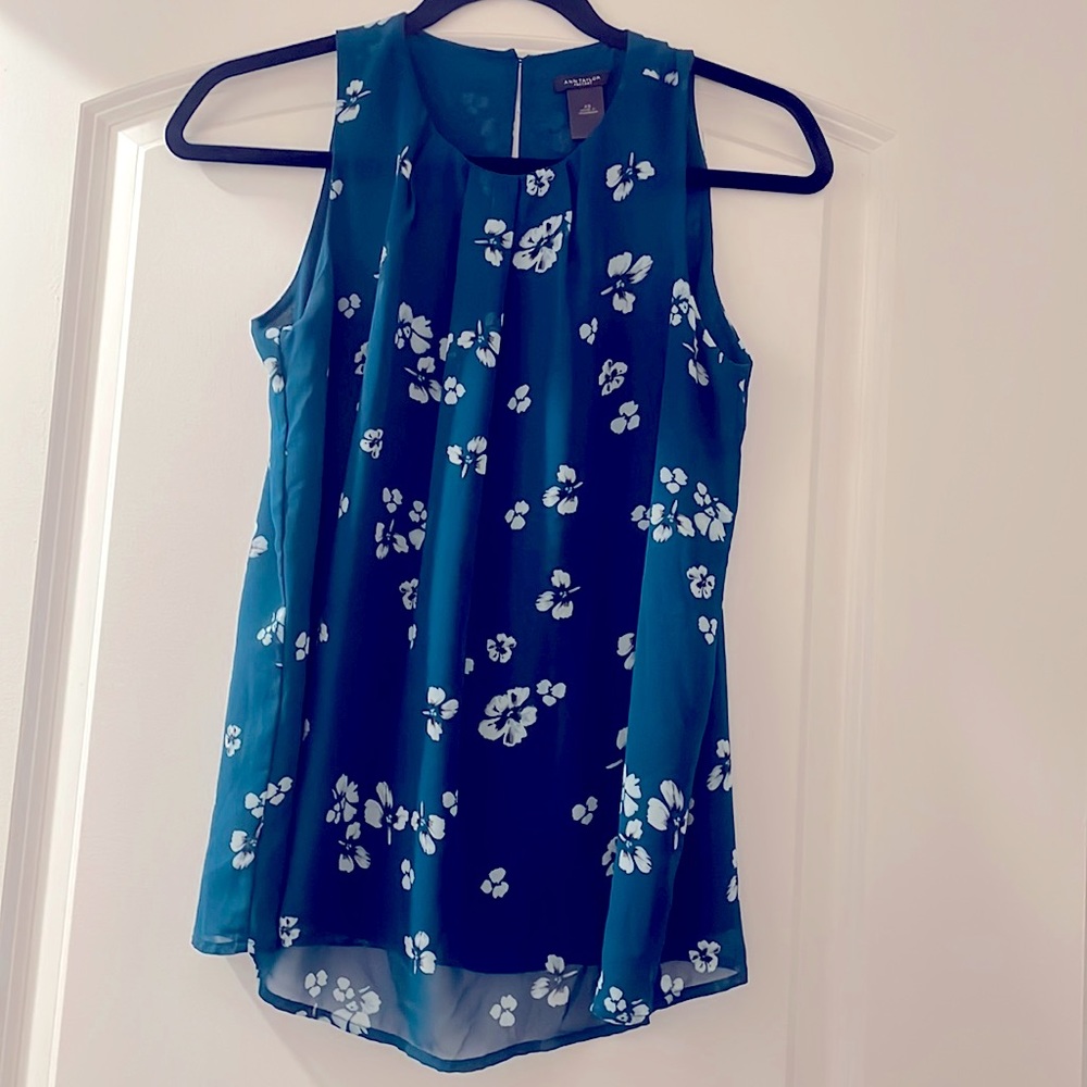 Ann Taylor Factory Sleeveless Top, size XS. Gently worn